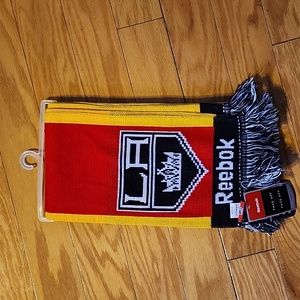 NWT Reebok NHL Premiere Berlin Scarf
